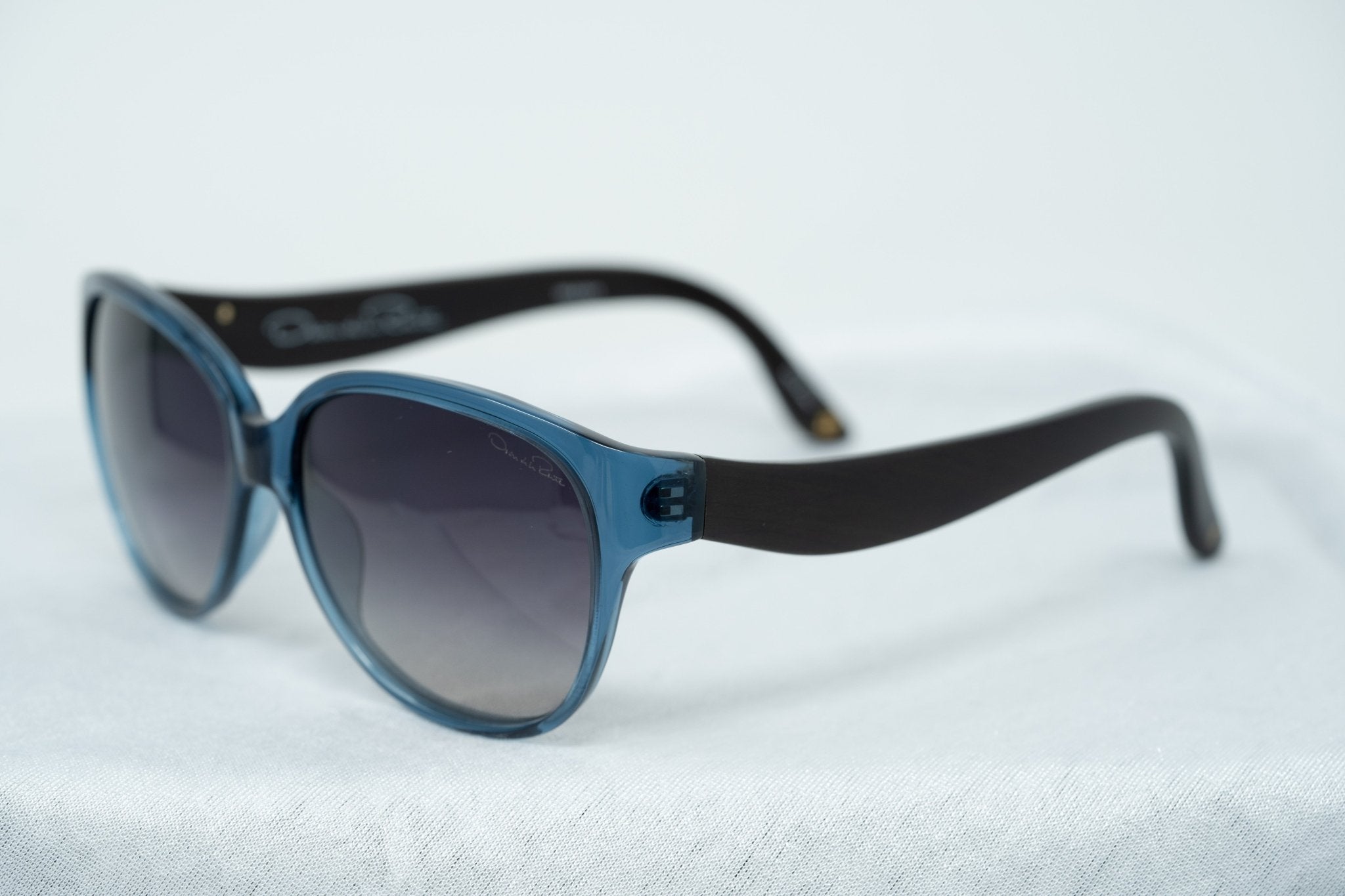 Oscar De La Renta Ladies Sunglasses Oval Blue and Grey