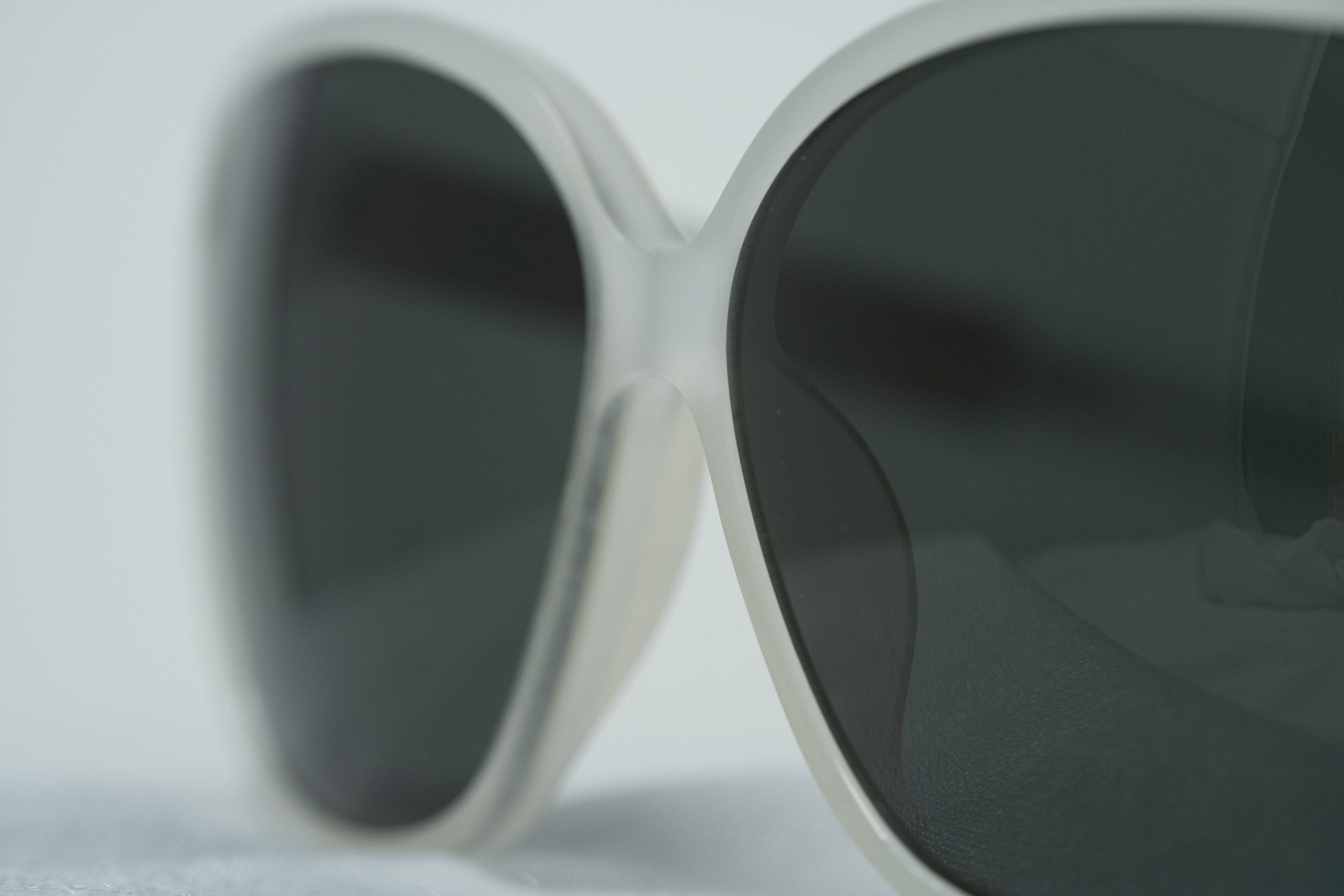 Oscar De La Renta Sunglasses Oversized Clear and Green