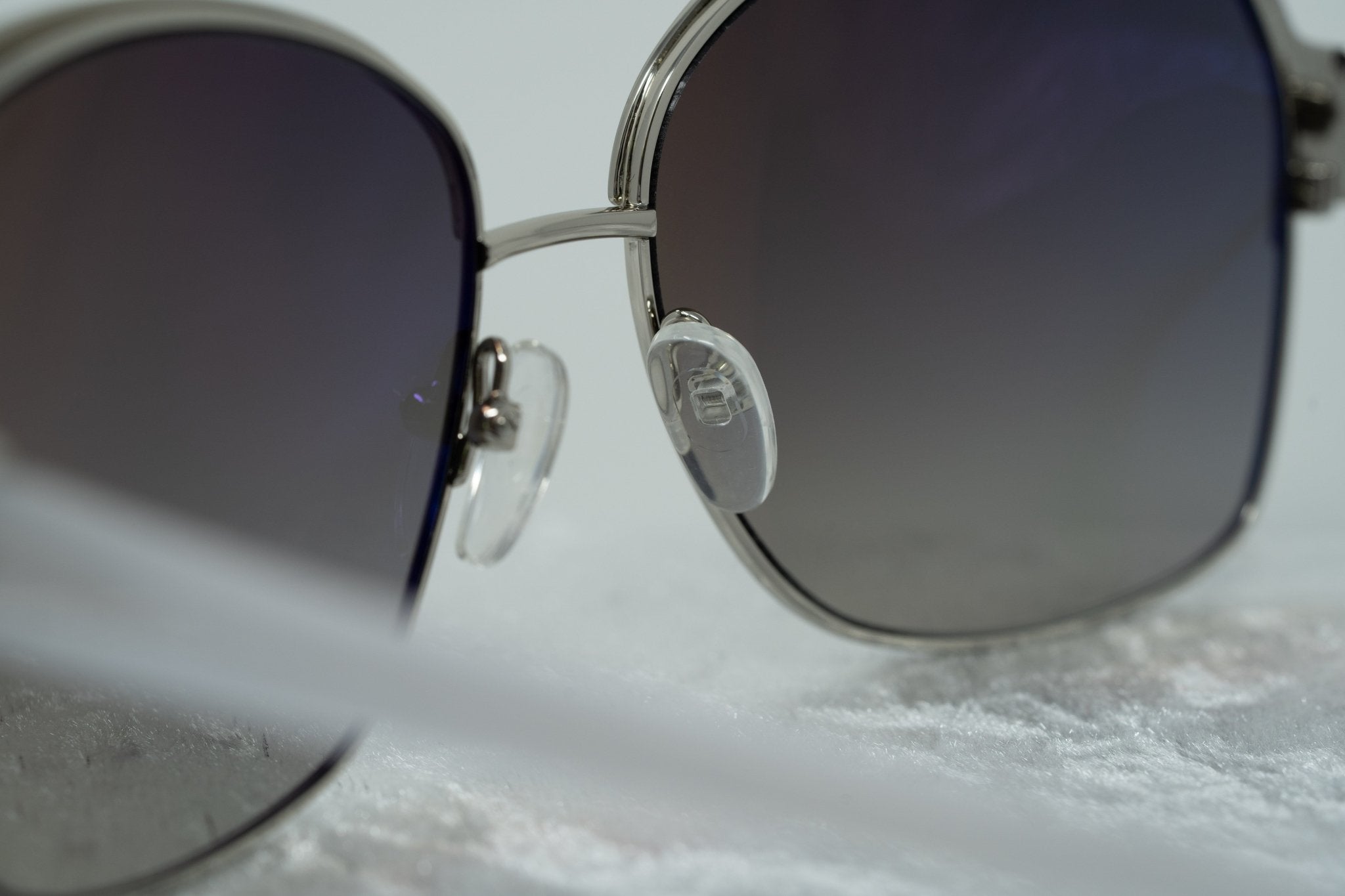Oscar De La Renta Sunglasses Oversized Silver Light Oyster and Grey