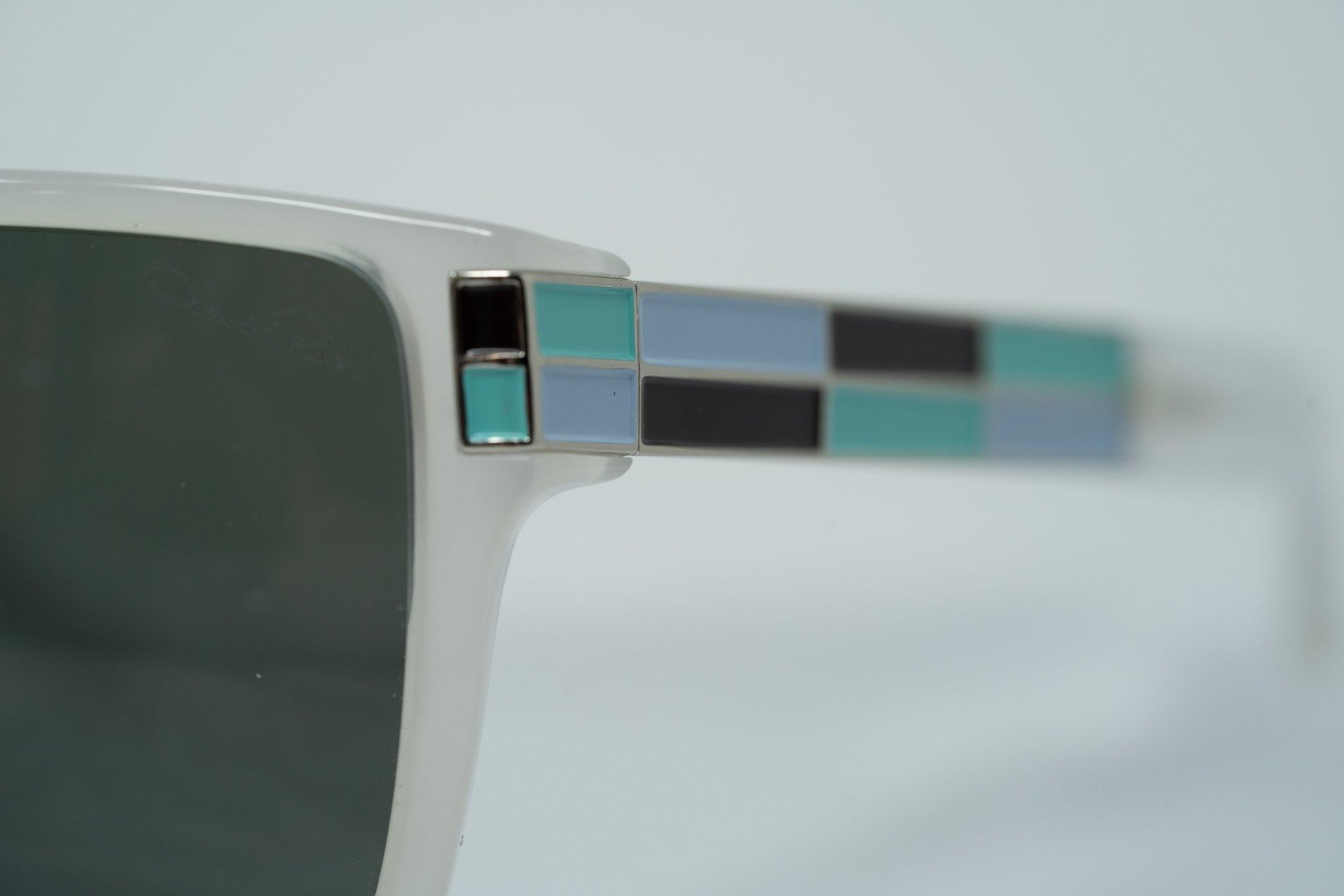 Oscar De La Renta Sunglasses Oversized White and Green