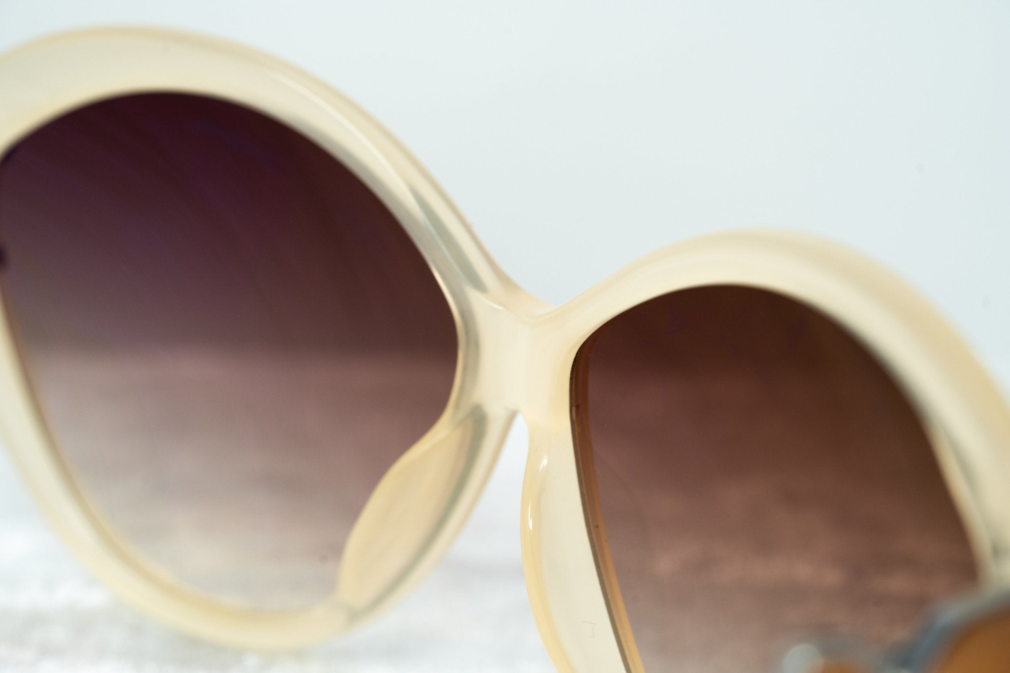 Oscar De La Renta Sunglasses Oversized Nude and Brown