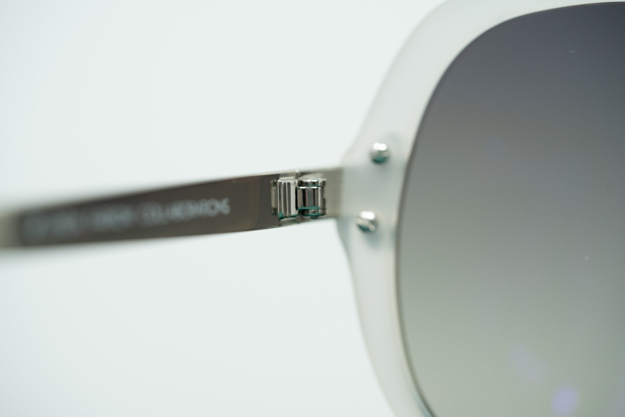 Oscar De La Renta Sunglasses Oversized Ivory and Grey