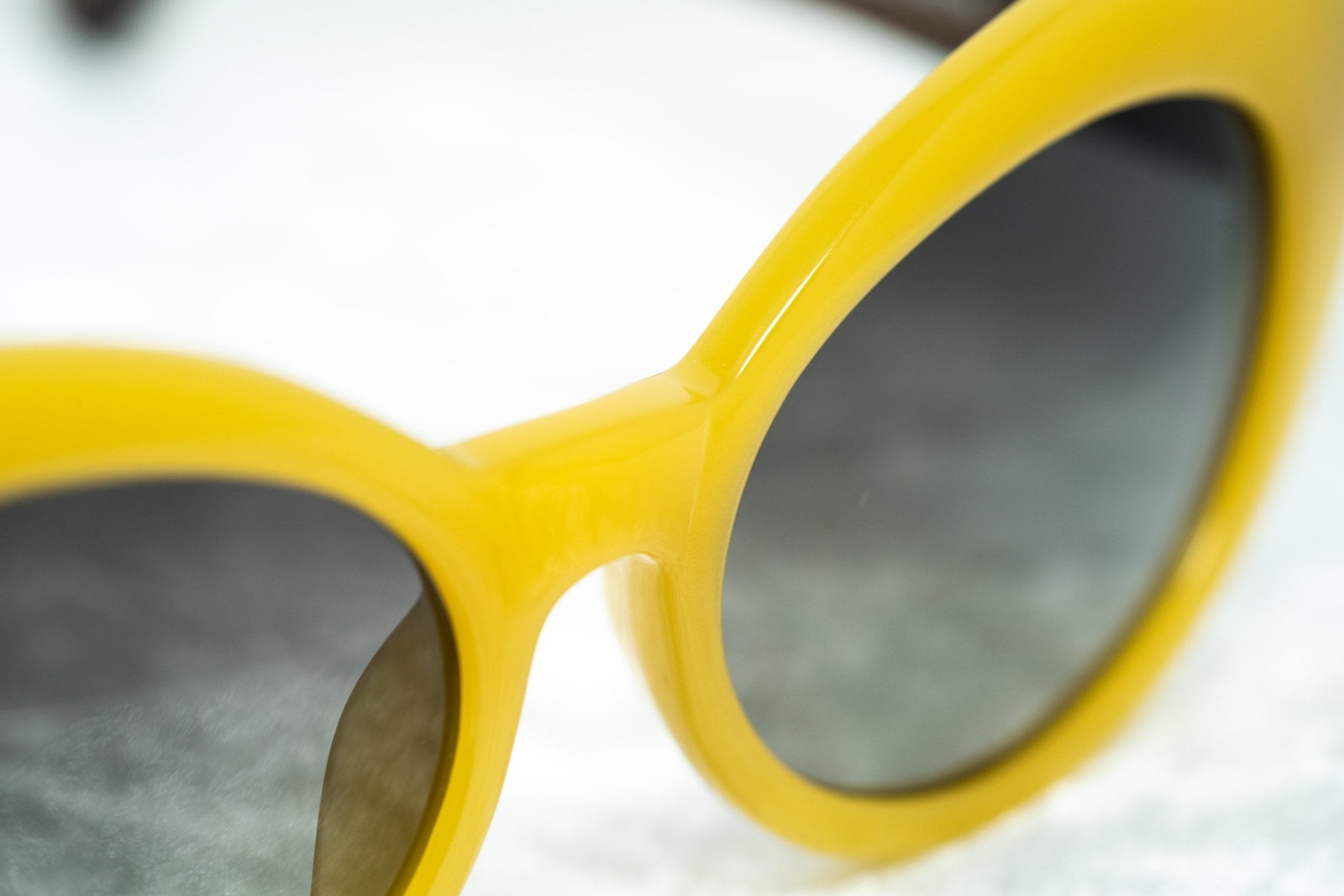 Oscar De La Renta Ladies Sunglasses Oval Yellow and Grey
