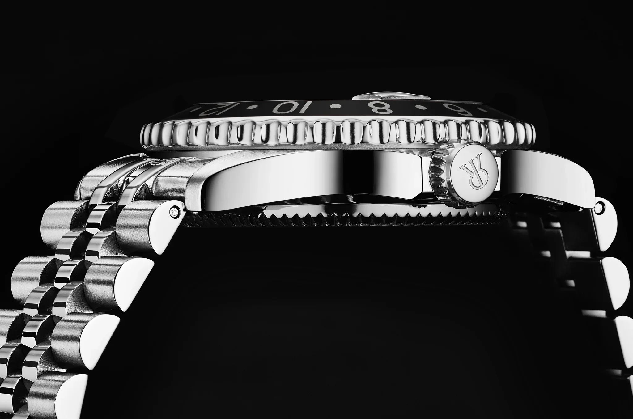 Revue Thommen Diver GMT Men’s Black Automatic Watch
