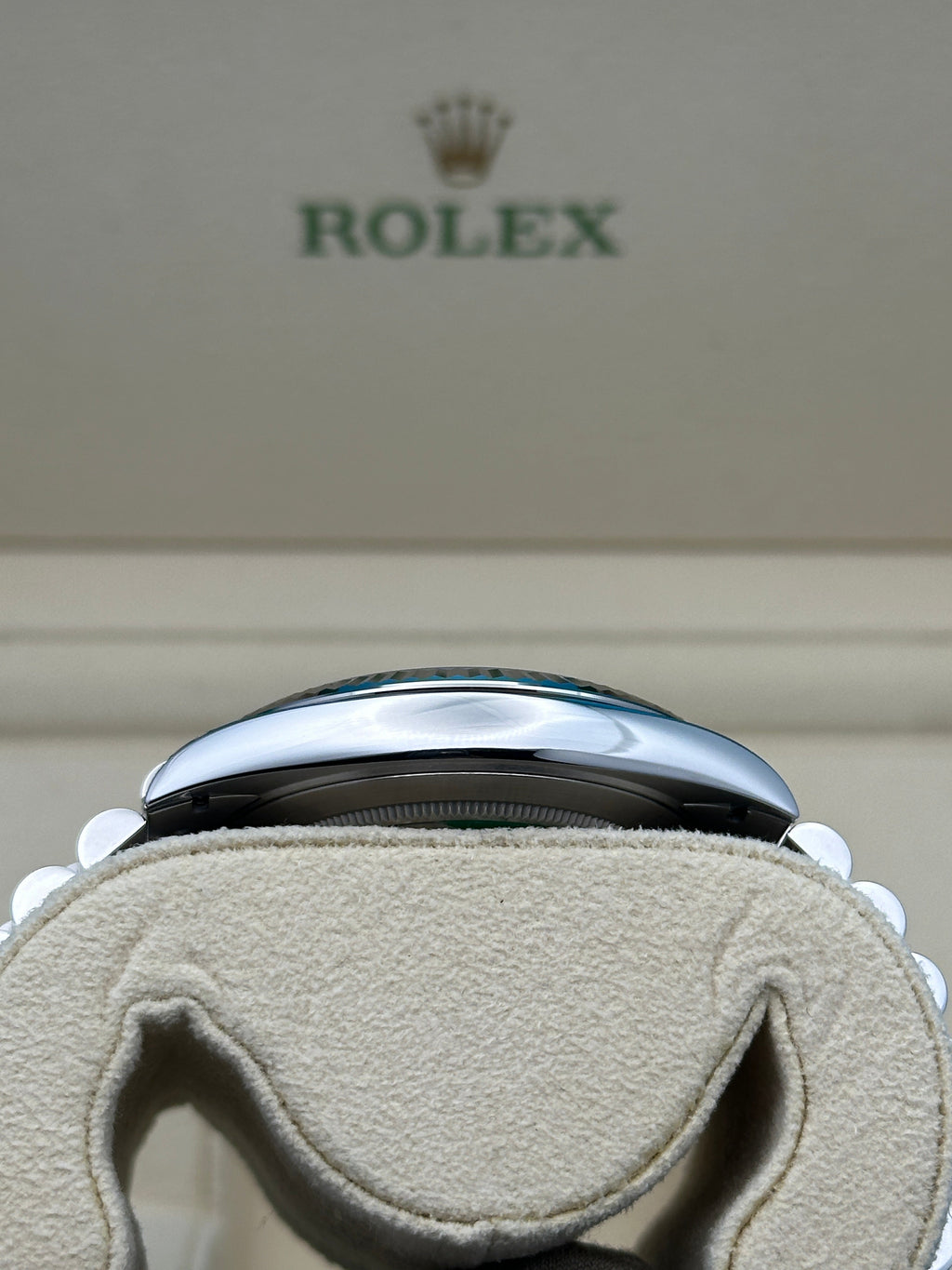 Rolex Steel and White Gold Rolesor Datejust 41  - Black Index Dial - Jubilee Bracelet - 126334 bkij