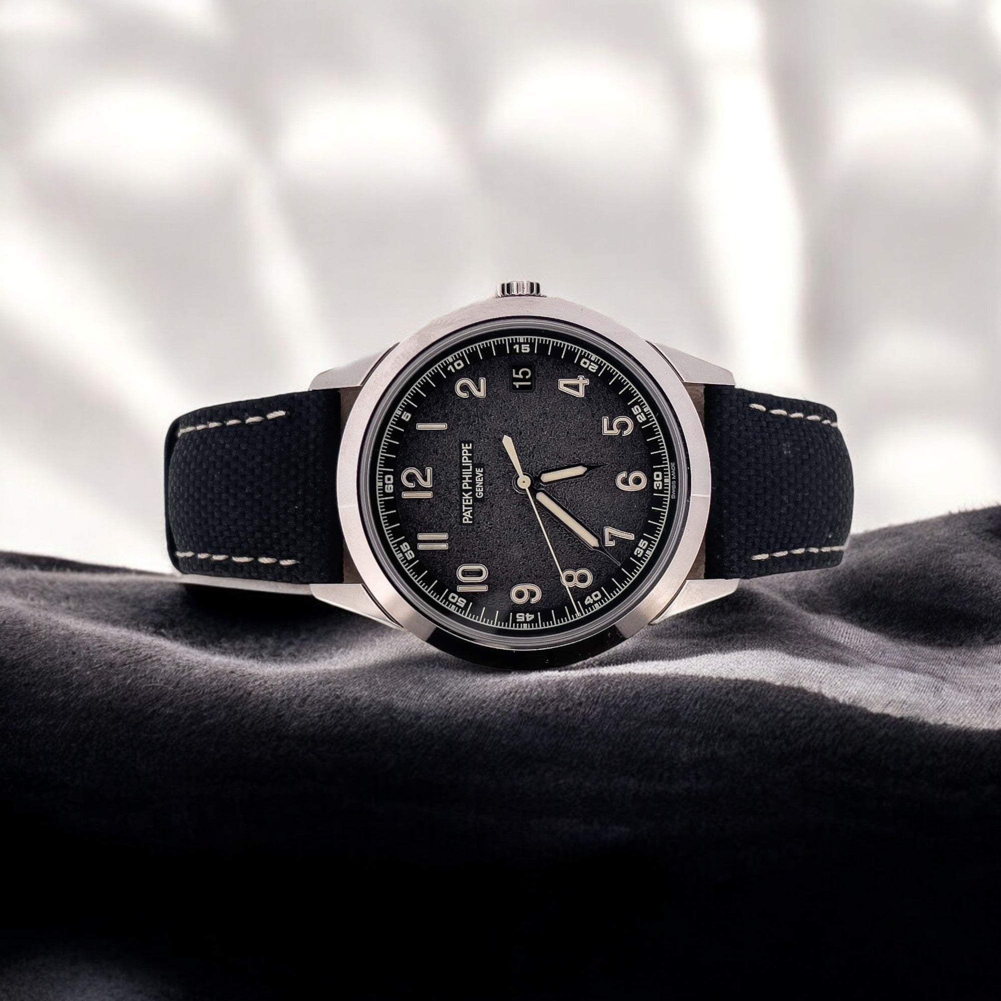 Patek Philippe Calatrava 5226G, 2025