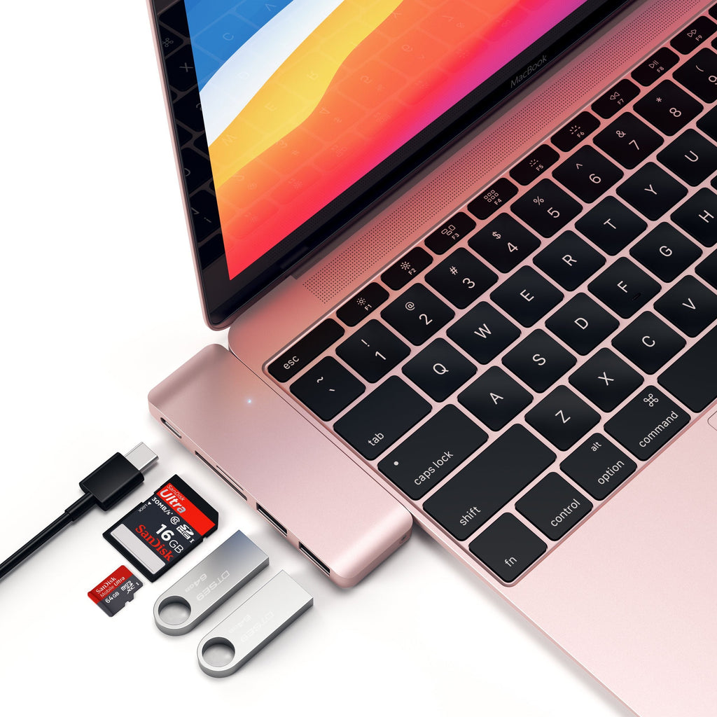 USB-C-Pass-Through-Hub