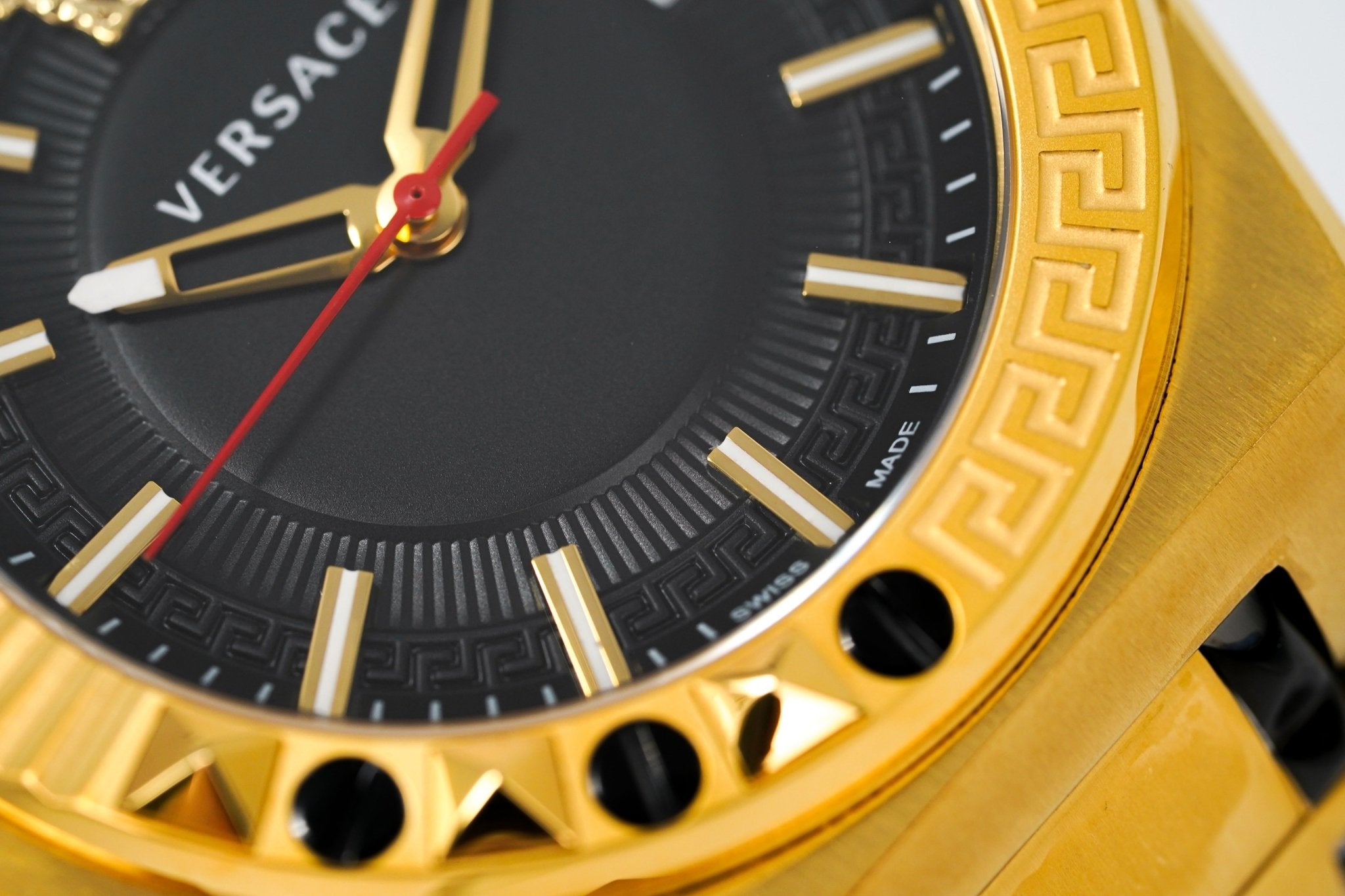 Versace Men's Watch Chain Reaction Gold Black Bracelet