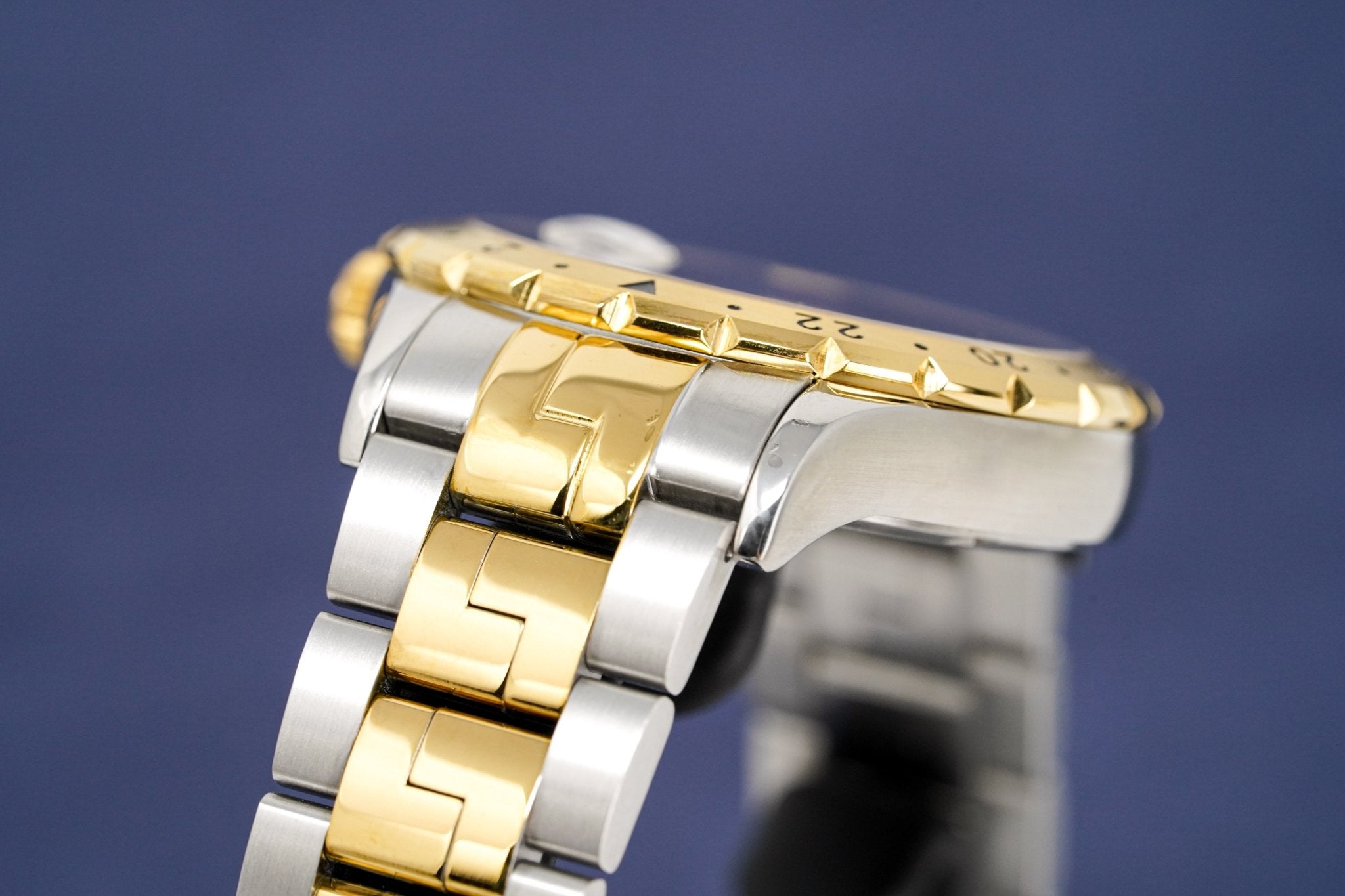 Versace Men's Watch Hellenyium GMT Brown Two-Tone Bracelet
