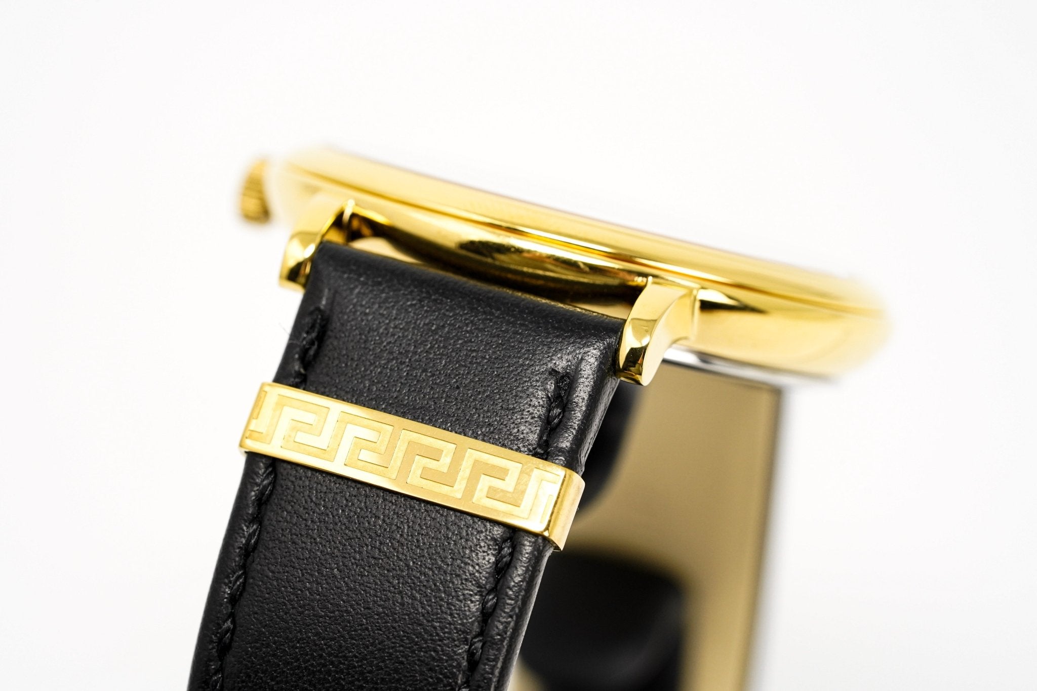 Versace Men's Watch V-Circle Gold Black