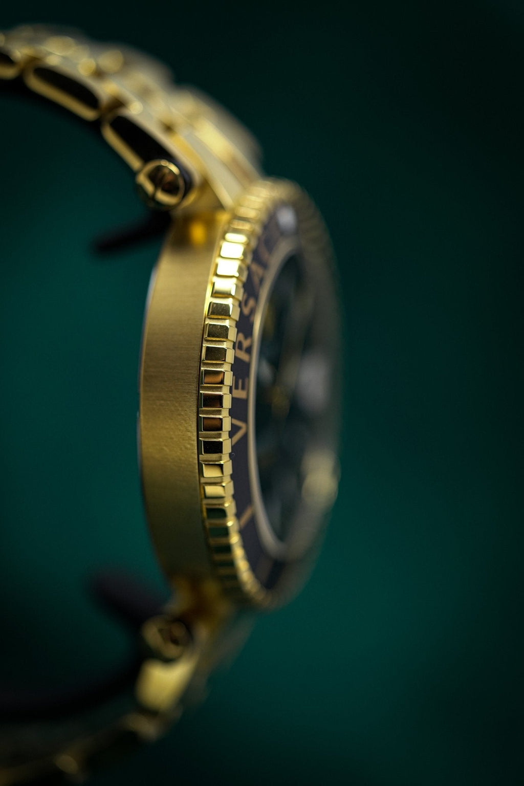 Versace V-Race Diver Gold Plated
