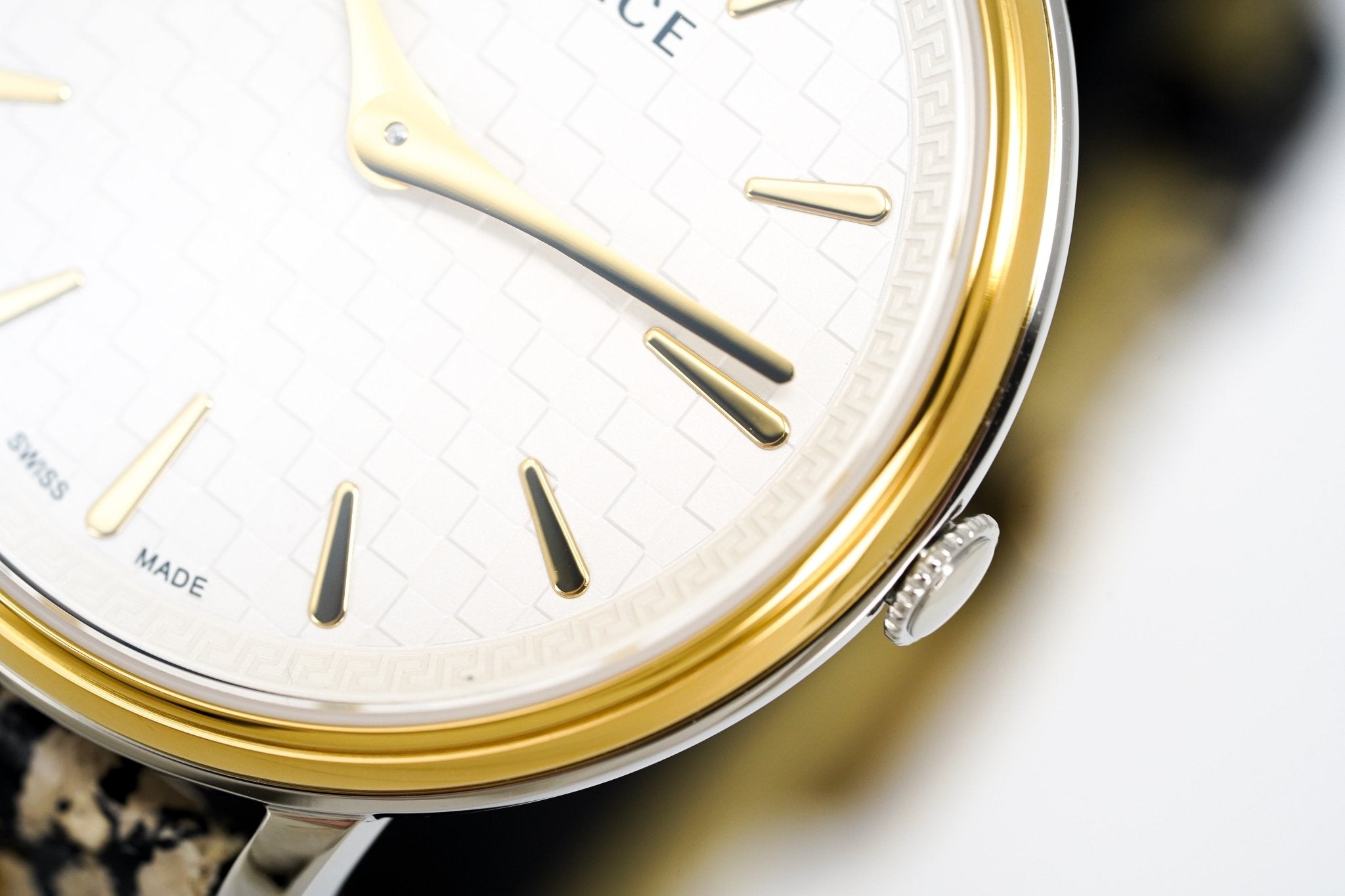 Versace Ladies Watch V-Circle 38mm White Grey