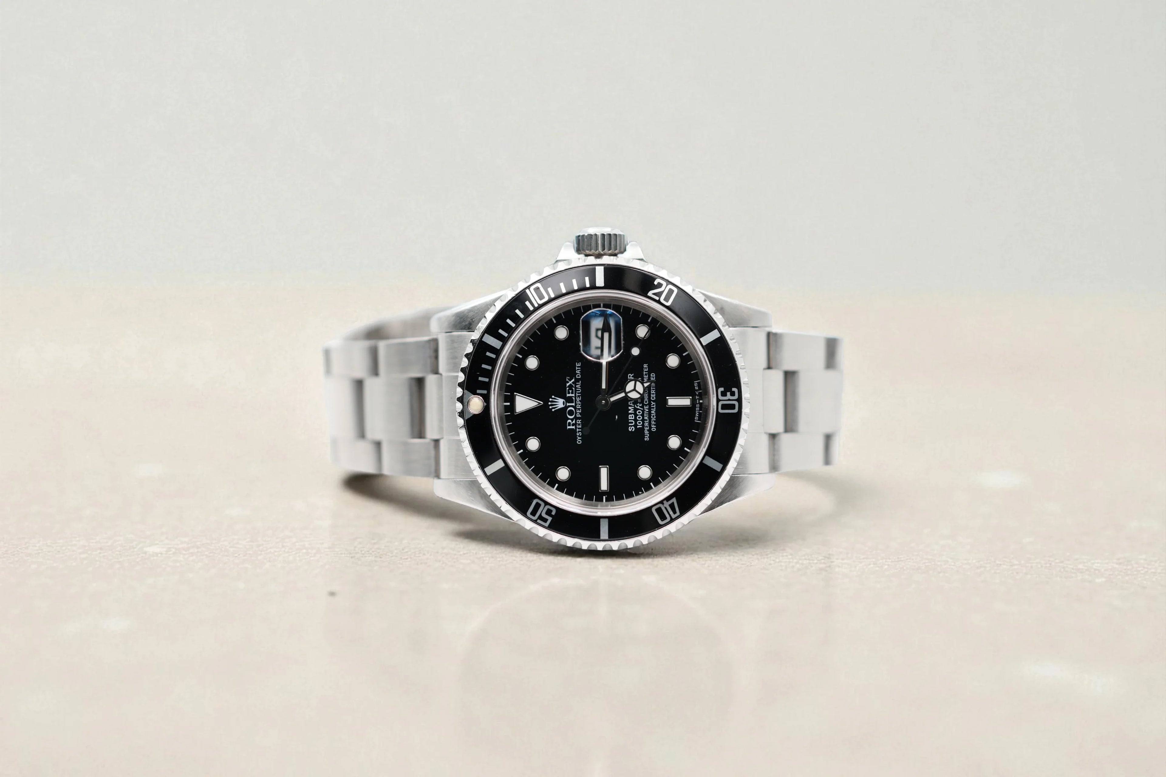 Rolex - Submariner Date - Black Dial - 16610