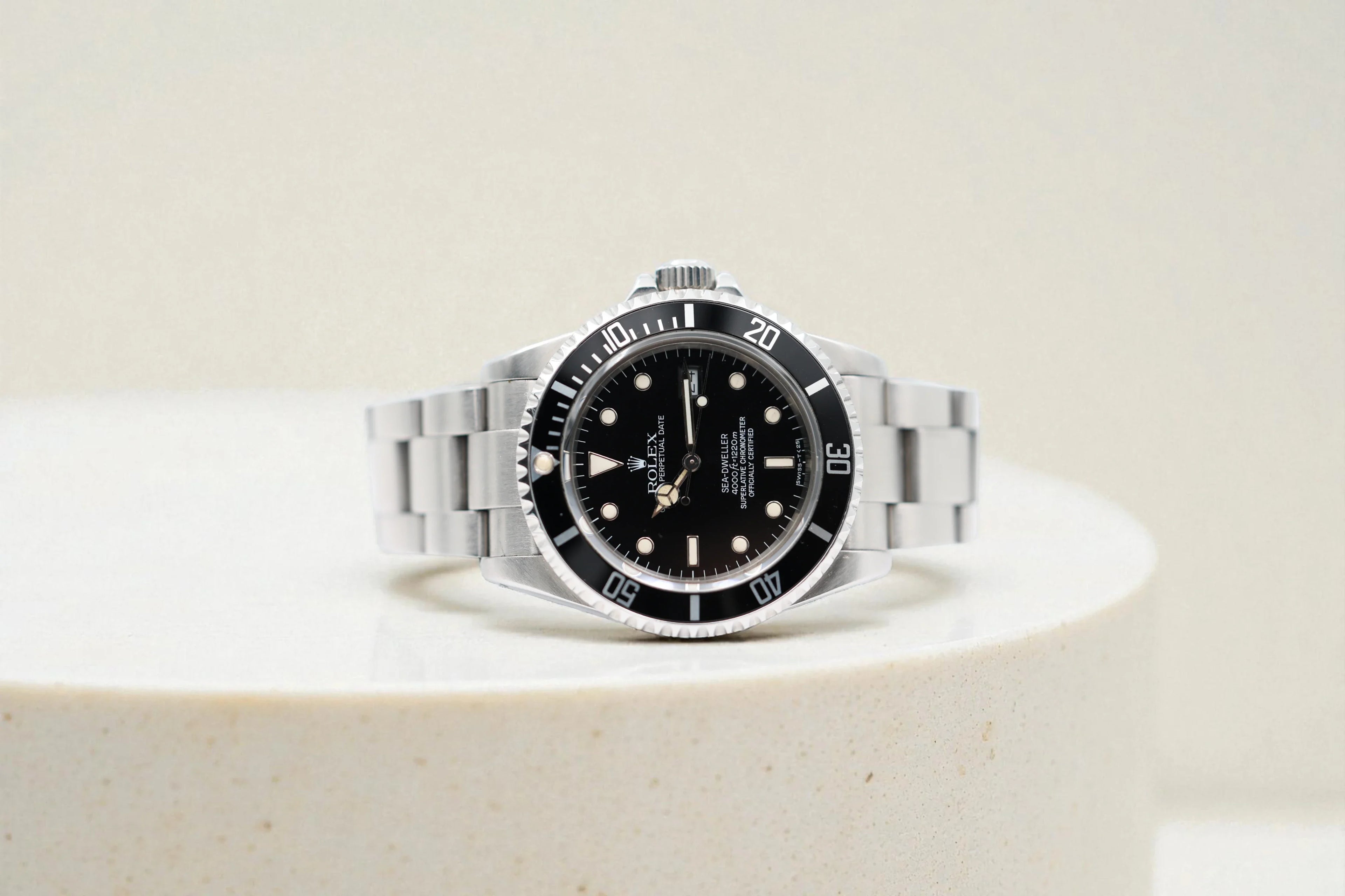 Rolex - Sea-Dweller - Black Dial - 16660 - 1984