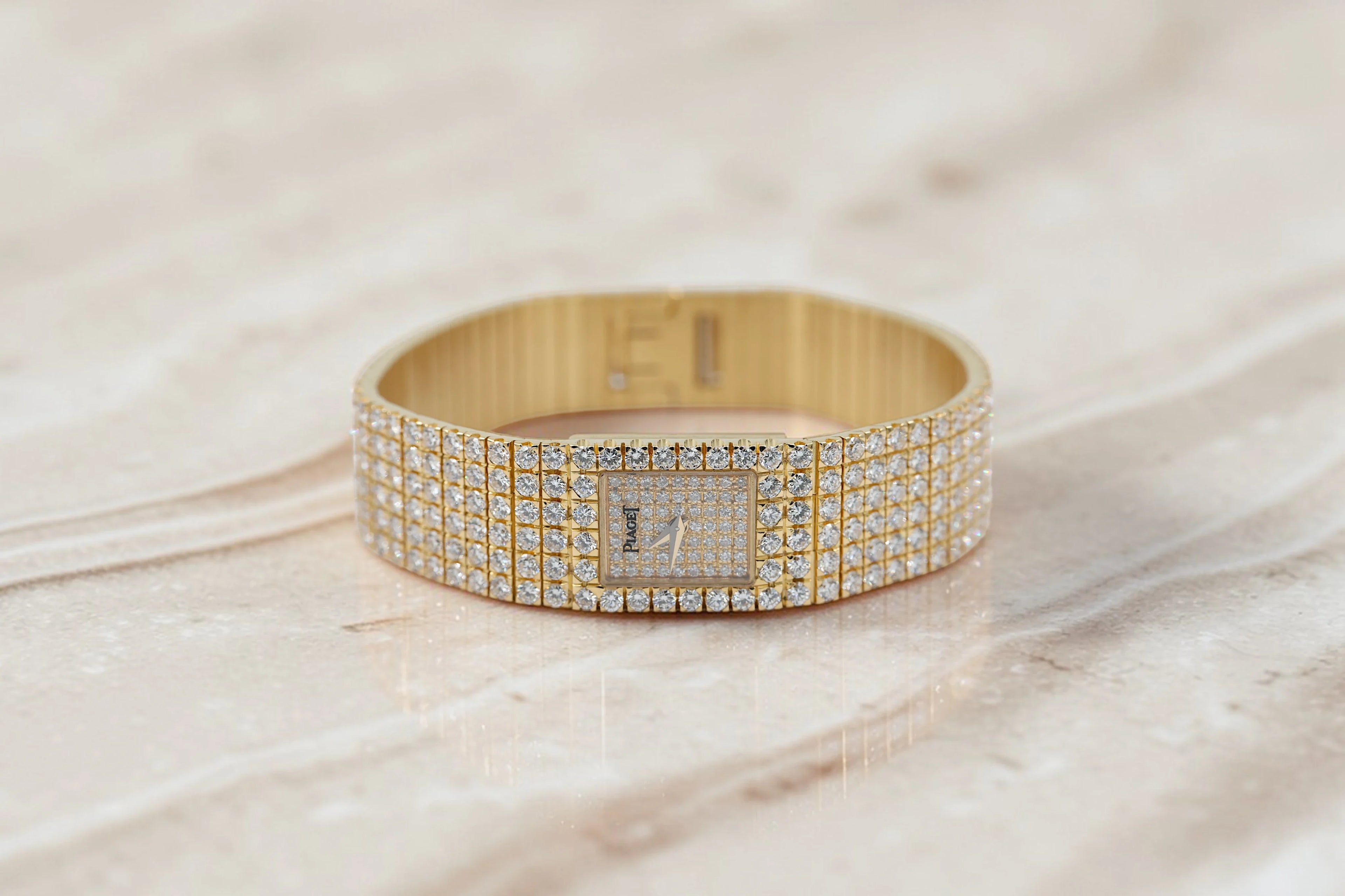 Piaget - Polo - Pave Diamond Dial - 15201 C626 - 1995