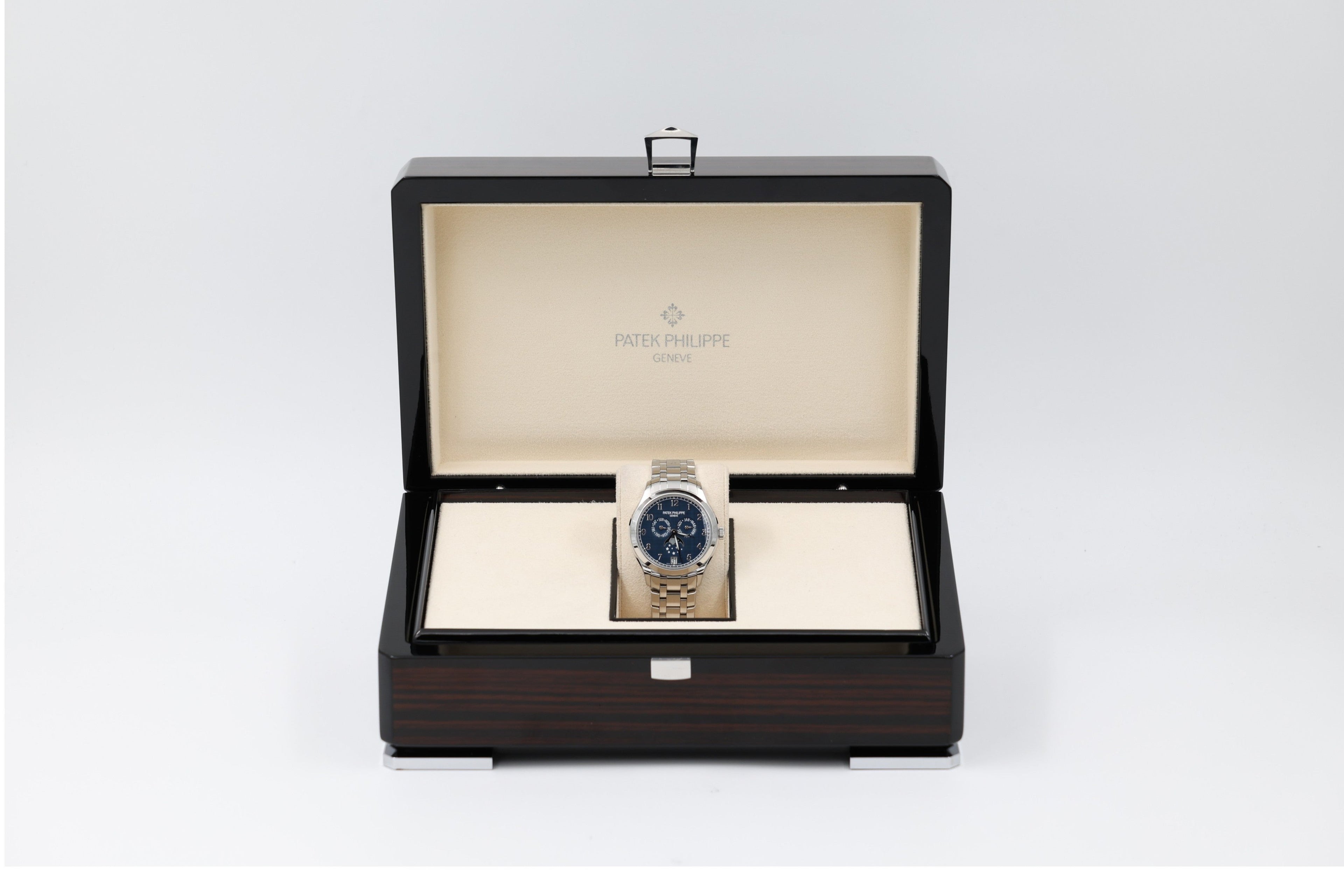 Patek Philippe - Annual Calendar - Blue Linen Dial - 4947/1A-001 - 2025
