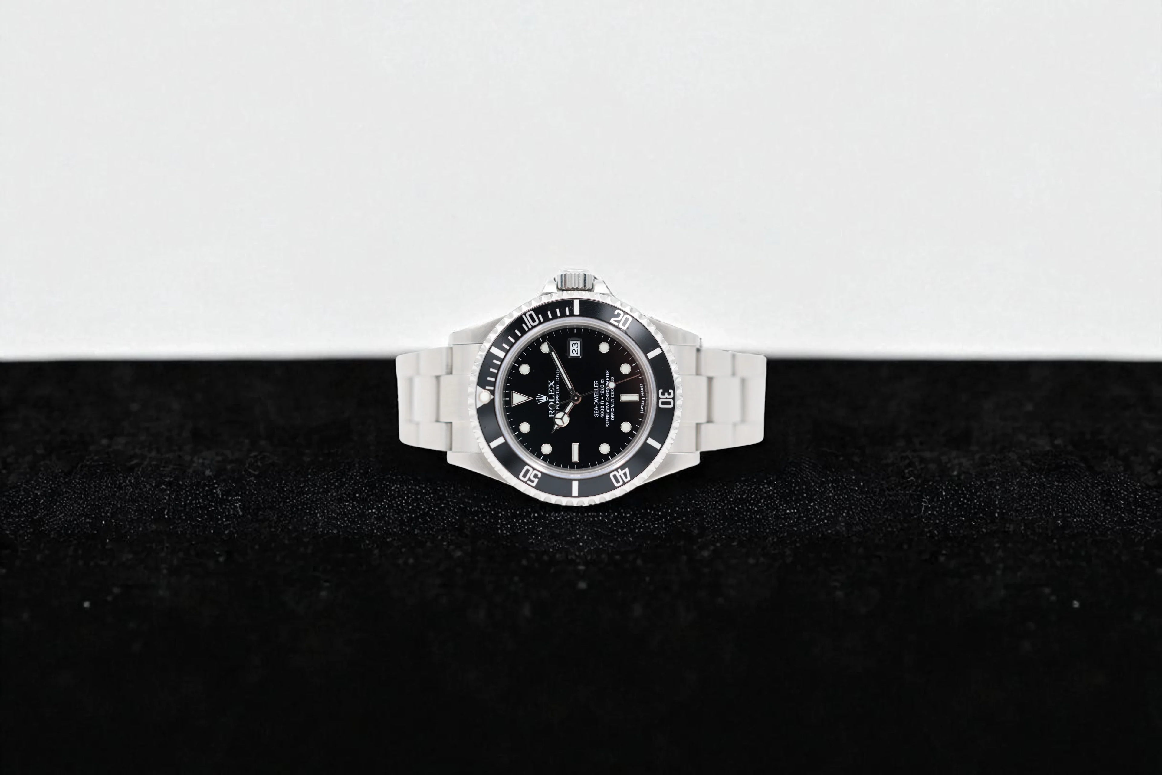 Rolex - Sea-Dweller - Black Dial - 16600