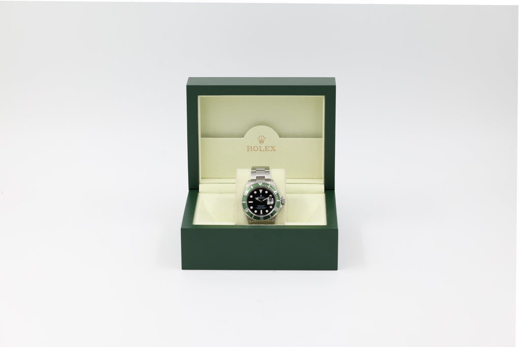 Rolex - Submariner Date - "Kermit" - 16610V - 2010